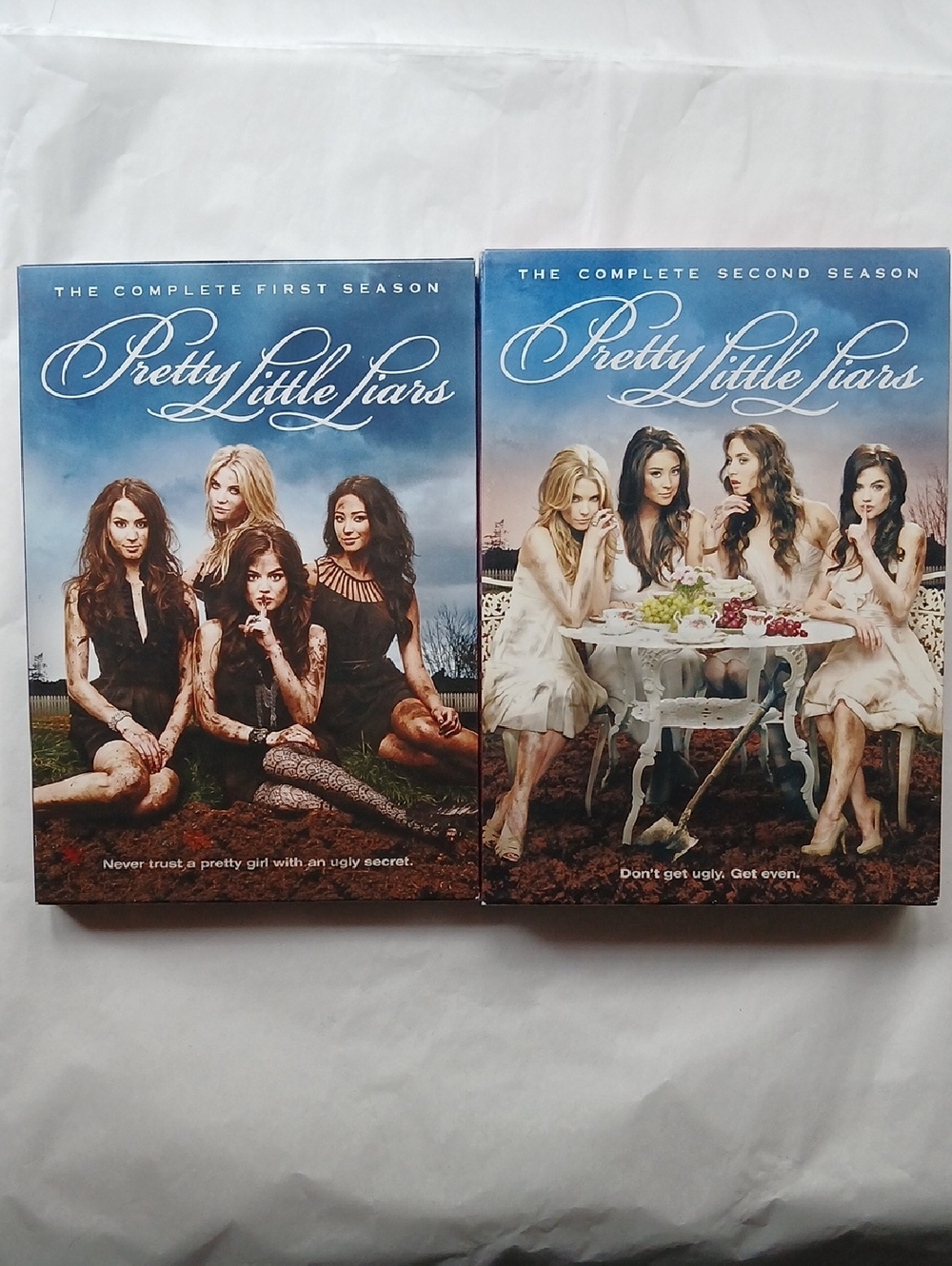 🍊3/$15🍊 Pretty Little Liars Seasons 1 & 2 DVD Box Set